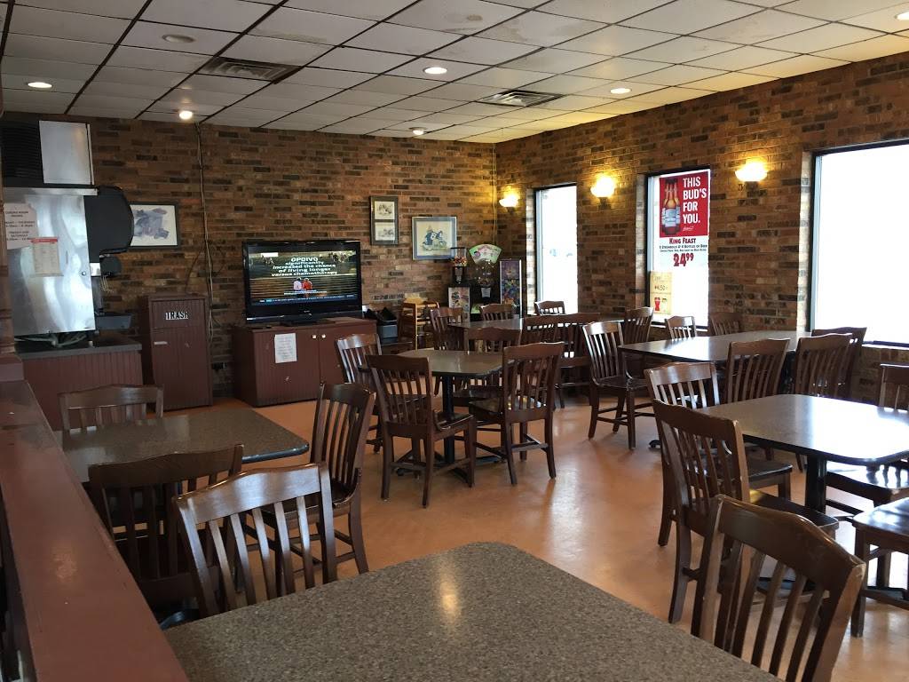 Pizza King | restaurant | 220 N St Joseph Ave, Evansville, IN 47712, USA | 8124247976 OR +1 812-424-7976