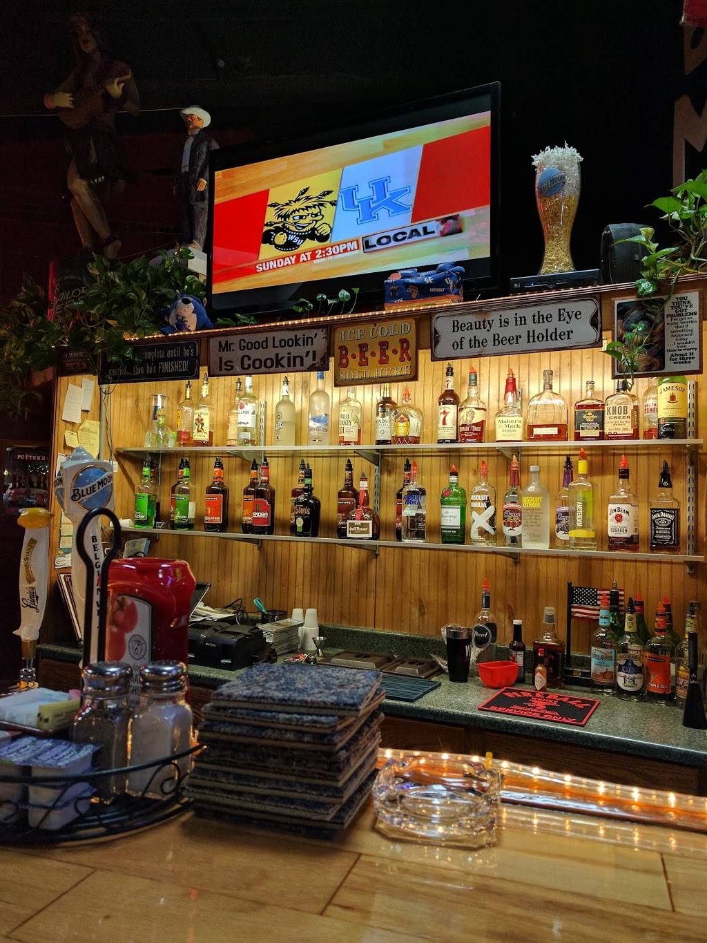 Stringtown Bar & Grill | restaurant | 255 Main St, Florence, KY 41042, USA | 8593718222 OR +1 859-371-8222