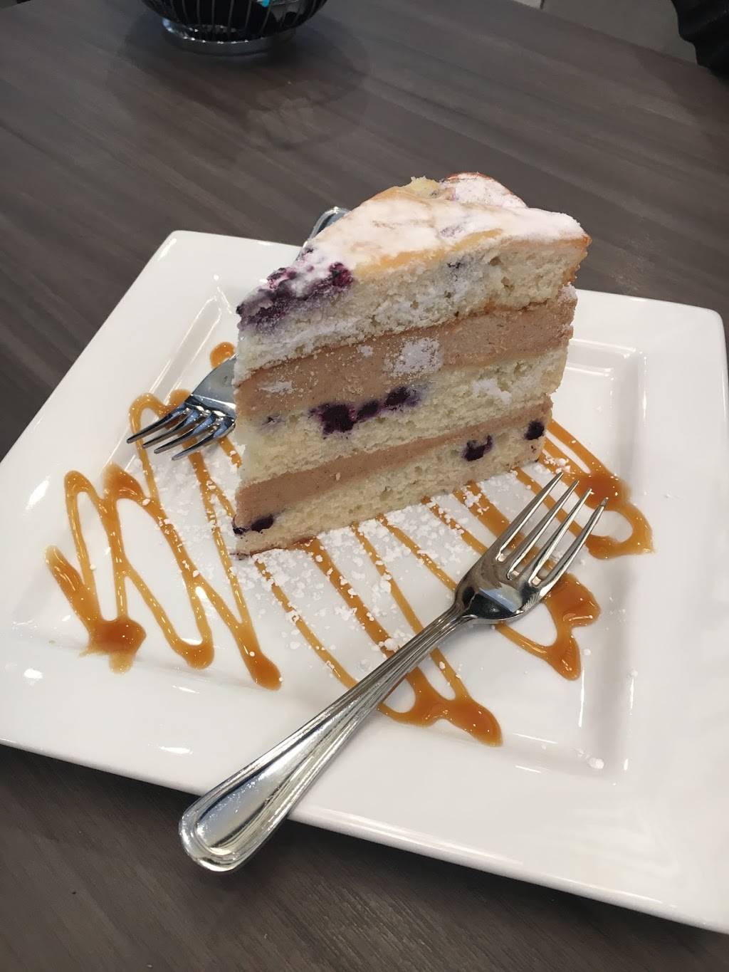 L.A. Bistro Canton | restaurant | 44314 Cherry Hill Rd, Canton, MI 48187, USA | 7343927028 OR +1 734-392-7028