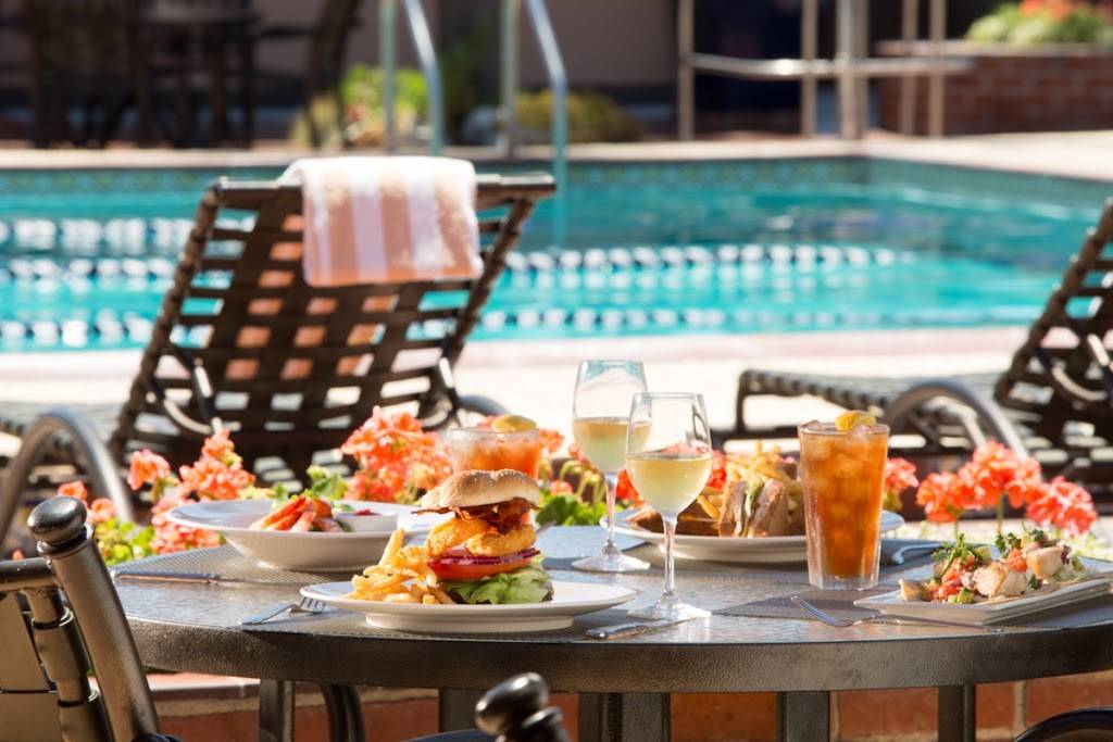 La Jolla Beach & Tennis Club | restaurant | 2000 Spindrift Dr, La Jolla, CA 92037, USA | 8584547126 OR +1 858-454-7126