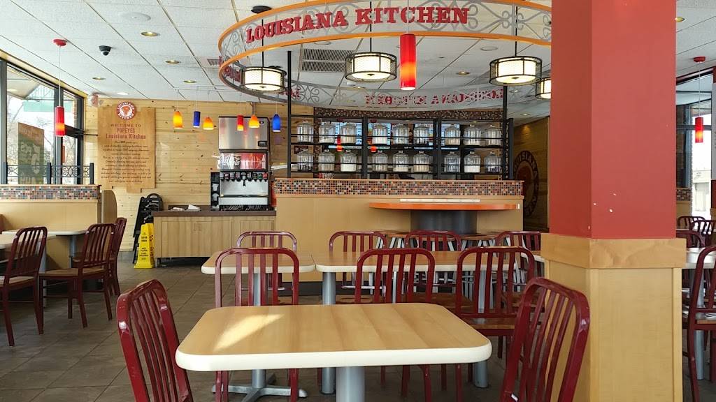 Popeyes Louisiana Kitchen | restaurant | 500 E Walnut St, Carbondale, IL 62901, USA | 6184901636 OR +1 618-490-1636