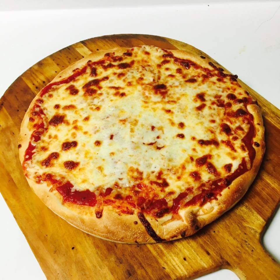 Ianazones Pizza | restaurant | 49 E Taggart St, East Palestine, OH 44413, USA | 3304261711 OR +1 330-426-1711