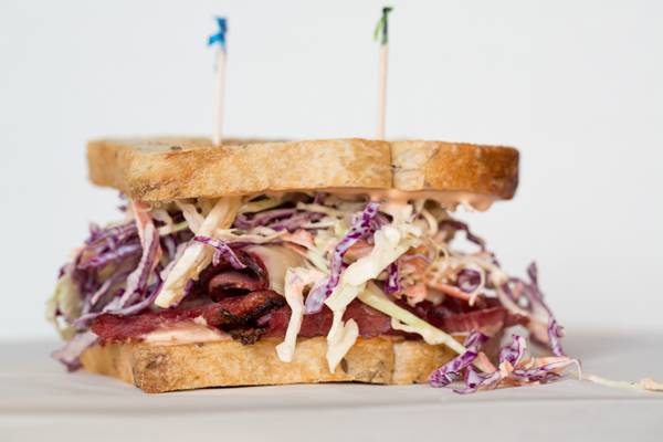 RAYS DELICATESSEN & TAVERN | restaurant | 900 Western Ave, Petaluma, CA 94952, USA | 7077629492 OR +1 707-762-9492