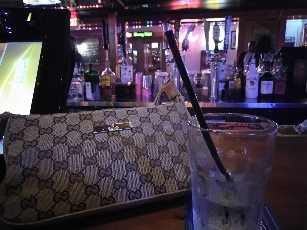 Fuzzys Sports Bar & Grill | restaurant | 1270 S Highland Ave, Clearwater, FL 33756, USA | 7274459600 OR +1 727-445-9600