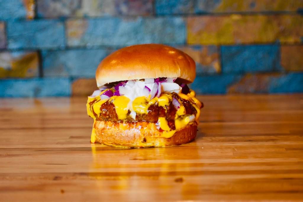 Burger District Gourmet Burgers and Bar | restaurant | 2024 Wilson Blvd, Arlington, VA 22201, USA | 7035272160 OR +1 703-527-2160