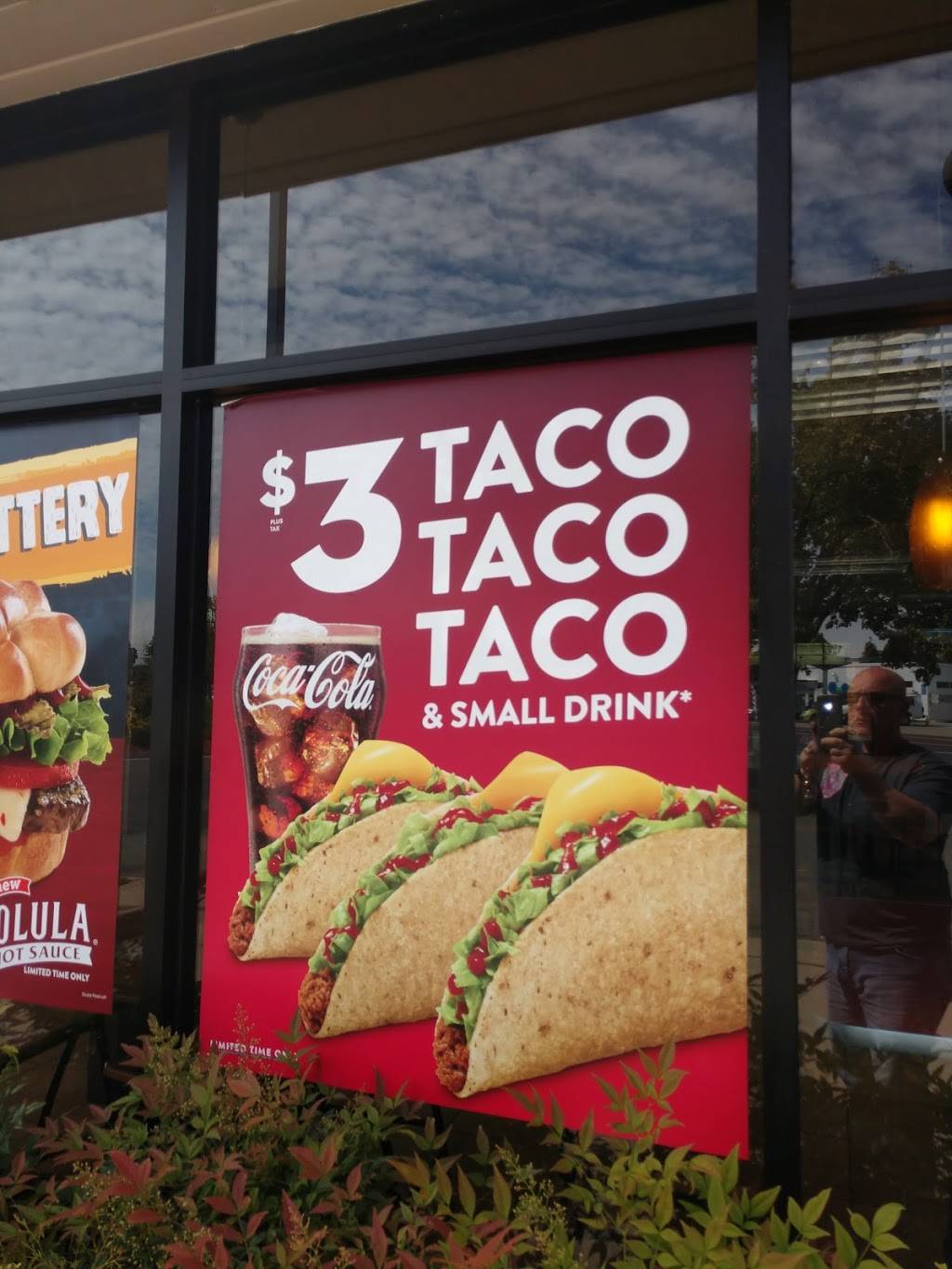 Jack in the Box | restaurant | 4410 Rocklin Rd, Rocklin, CA 95677, USA | 9166259383 OR +1 916-625-9383