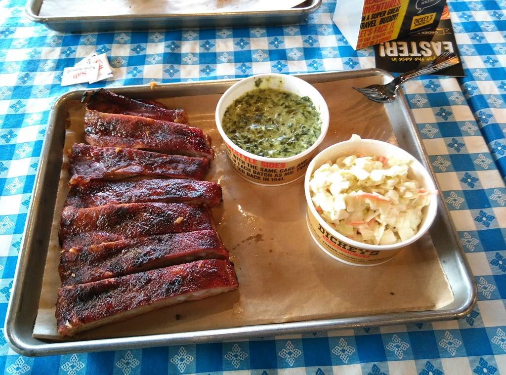 Dickeys Barbecue Pit | restaurant | 4960 Miller Trunk Hwy, Hermantown, MN 55811, USA | 2182602271 OR +1 218-260-2271