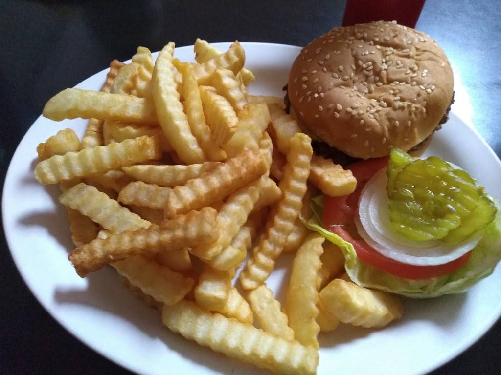 Family Steakhouse | restaurant | 10 Pkwy Shopping Ctr, Potosi, MO 63664, USA | 5734382474 OR +1 573-438-2474