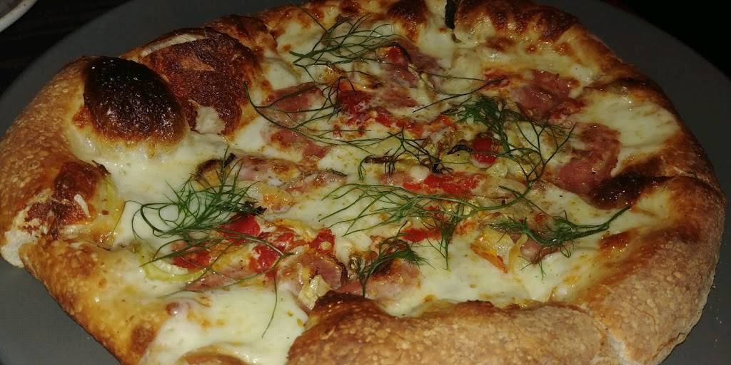 DarkHorse by Sals | restaurant | 10 N Livingston St, Madison, WI 53703, USA | 6083058885 OR +1 608-305-8885