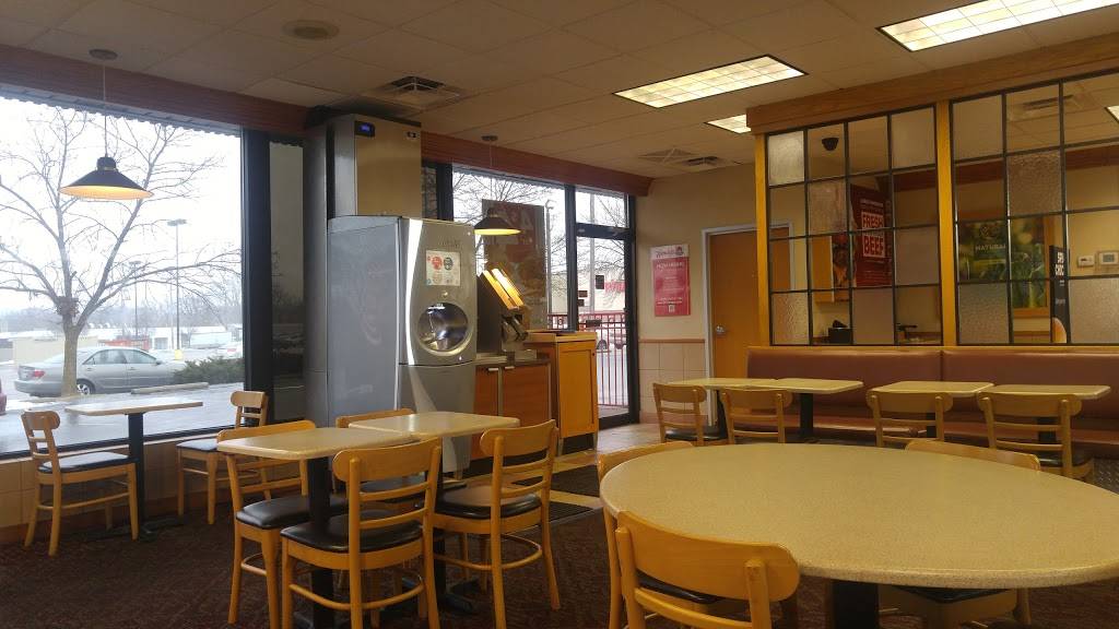 Wendys | restaurant | 627 E Capitol Dr, Milwaukee, WI 53212, USA | 4149626759 OR +1 414-962-6759