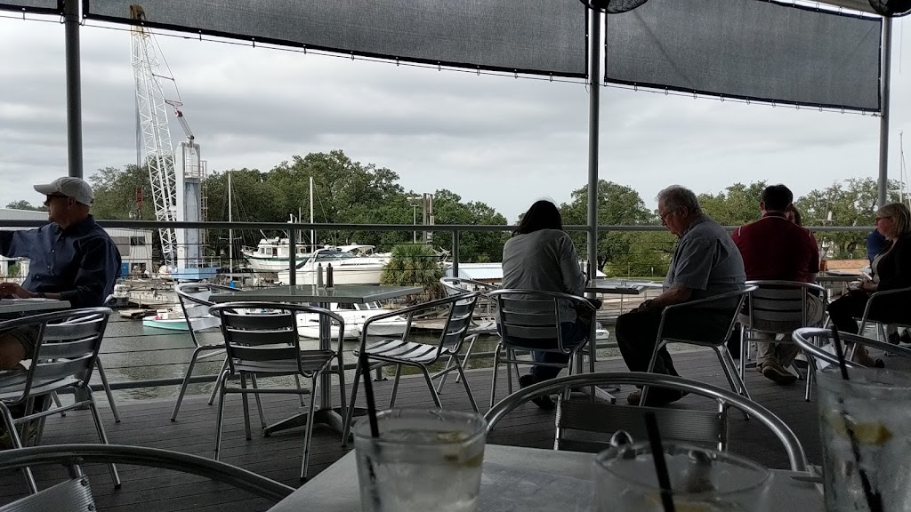 Brisbis Lakefront Restaurant & Bar | restaurant | 7400 Lakeshore Dr, New Orleans, LA 70124, USA | 5043044125 OR +1 504-304-4125