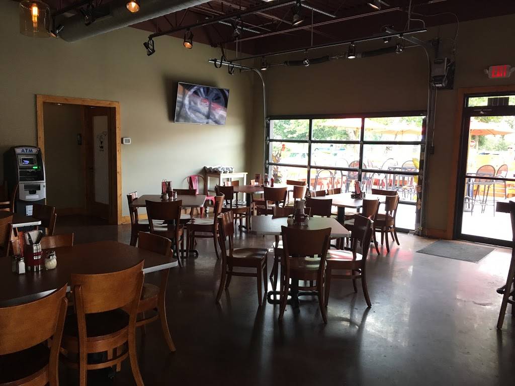 Minneapolis Carbones Pizza & Pub | restaurant | 4705 Cedar Ave S, Minneapolis, MN 55407, USA | 6127240063 OR +1 612-724-0063