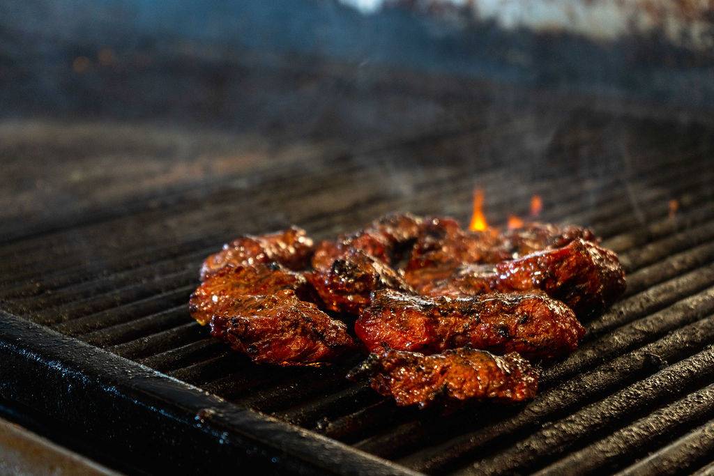 Big Pig Barbecue & Catering | restaurant | 108 Newbury St, Peabody, MA 01960, USA | 7817804191 OR +1 781-780-4191