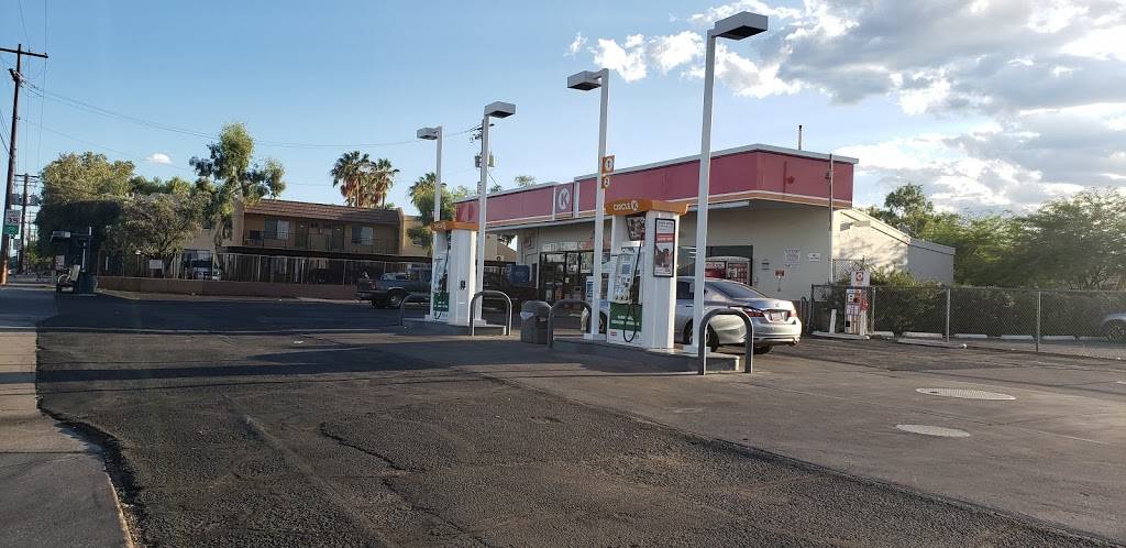 Circle K | meal takeaway | 3155 N Alvernon Way, Tucson, AZ 85712, USA | 5203266323 OR +1 520-326-6323