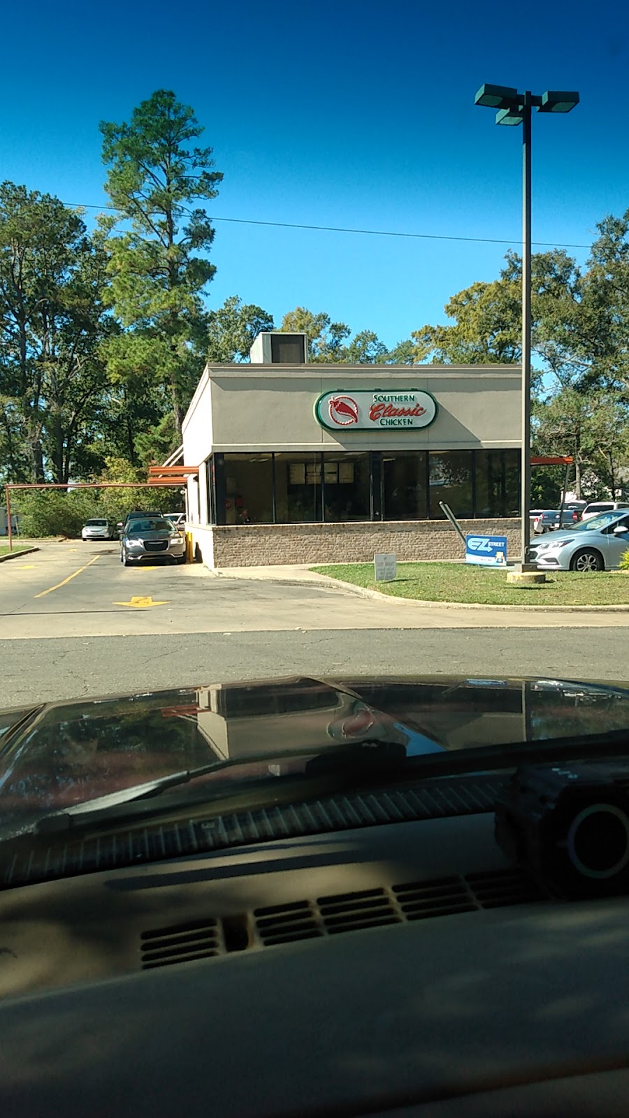 Southern Classic Chicken | restaurant | 705 Hill St, Many, LA 71449, USA | 3185900070 OR +1 318-590-0070