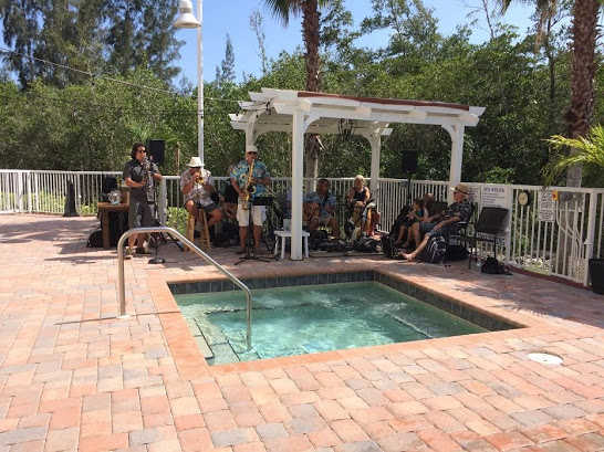 Wahoos River Bar and Grill | restaurant | 475 North Rd, Naples, FL 34104, USA | 2392131441 OR +1 239-213-1441