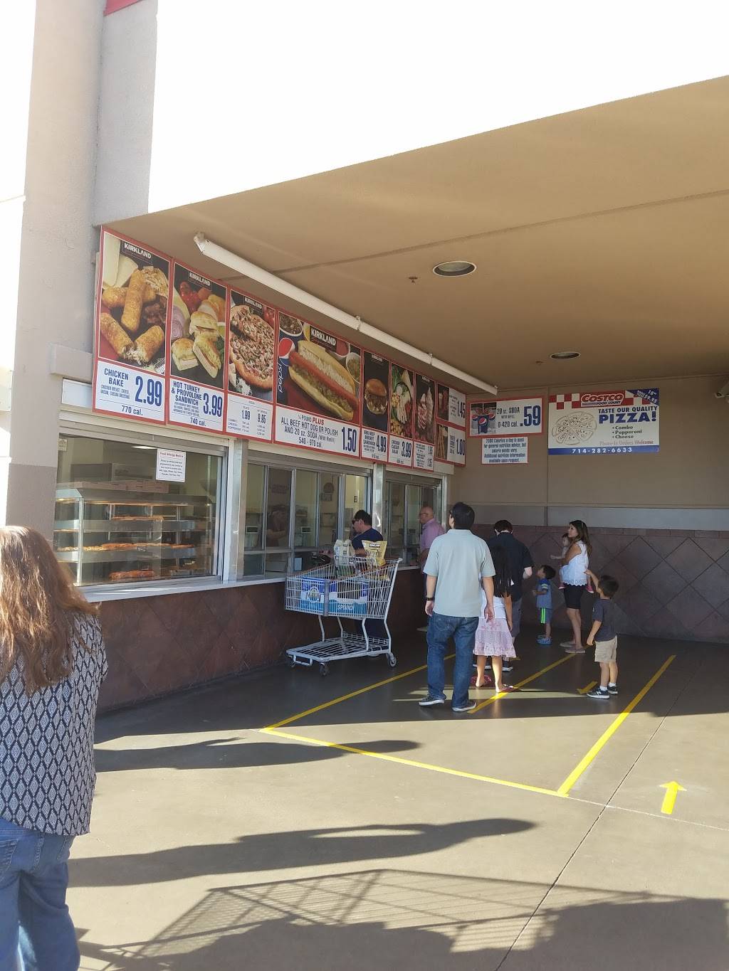 Costco Food Court | meal takeaway | 22633 Savi Ranch Pkwy, Yorba Linda, CA 92887, USA | 7142826633 OR +1 714-282-6633
