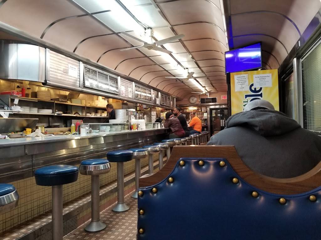 Truck Stop Diner | restaurant | 1 Hackensack Ave, Kearny, NJ 07032, USA | 9733444098 OR +1 973-344-4098