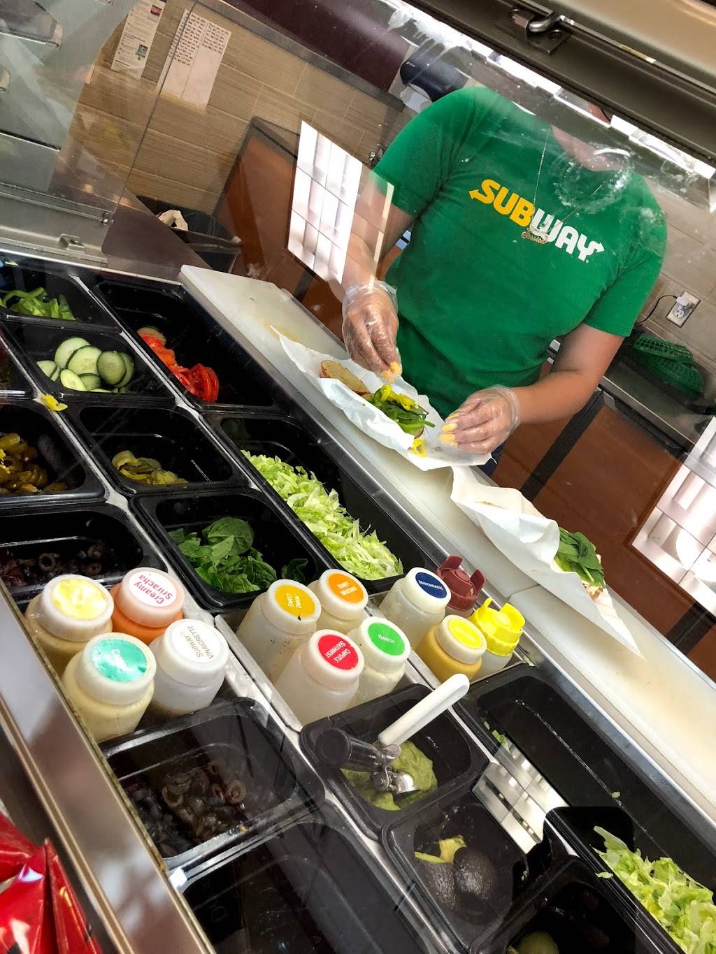 Subway | restaurant | 645 S Ventura Rd, Oxnard, CA 93030, USA | 8058324383 OR +1 805-832-4383