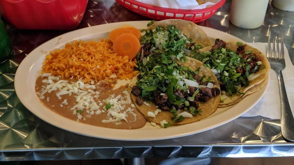 Tomatillo Taco Ville | restaurant | 2943 W Irving Park Rd, Chicago, IL 60618, USA | 7736541350 OR +1 773-654-1350