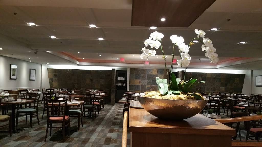 Mizzen | restaurant | 1 Harbour Square, Toronto, ON M5J 1A6, Canada | 4163617454 OR +1 416-361-7454