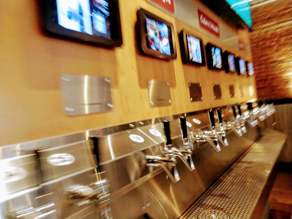 Red Arrow Tap Room - Naperville | restaurant | 216 S Washington St, Naperville, IL 60540, USA | 6305368739 OR +1 630-536-8739