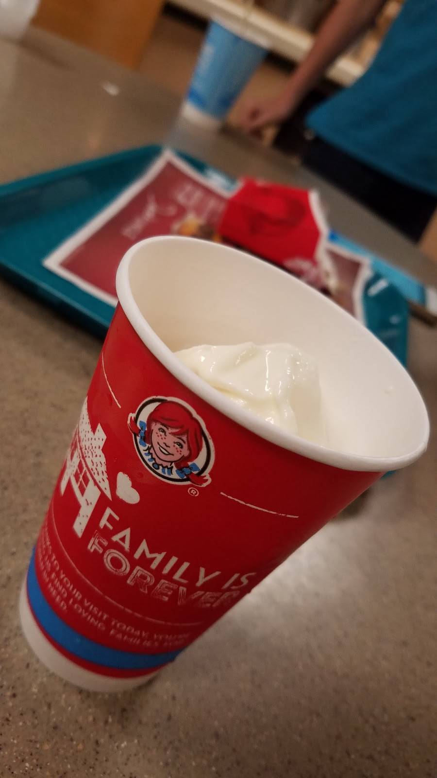 Wendys | restaurant | 821 Real Rd, Bakersfield, CA 93309, USA | 6613256358 OR +1 661-325-6358