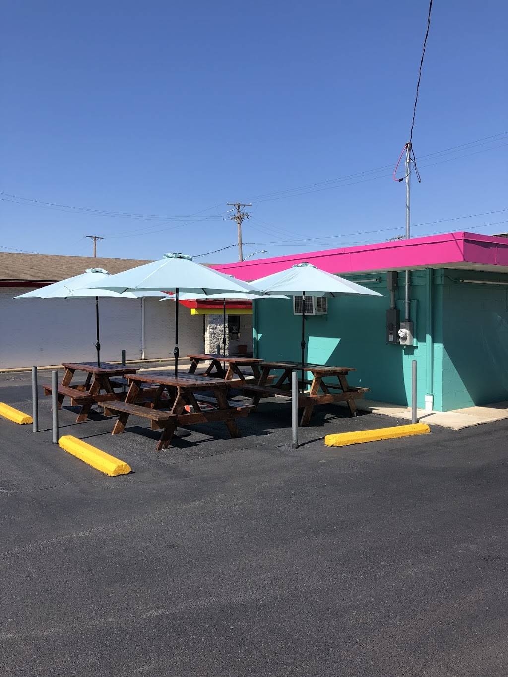 The Sweet Retreat | restaurant | 2613 Smithville Rd, Dayton, OH 45420, USA | 9372218191 OR +1 937-221-8191