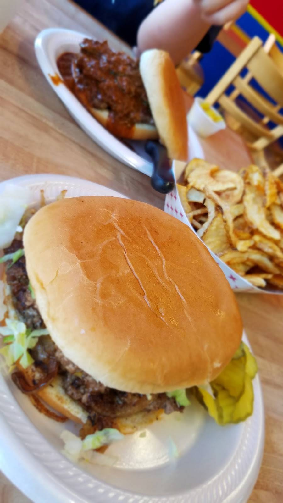 Burger Shoppe | restaurant | 116 N Main St #2738, Kingfisher, OK 73750, USA | 4053754660 OR +1 405-375-4660