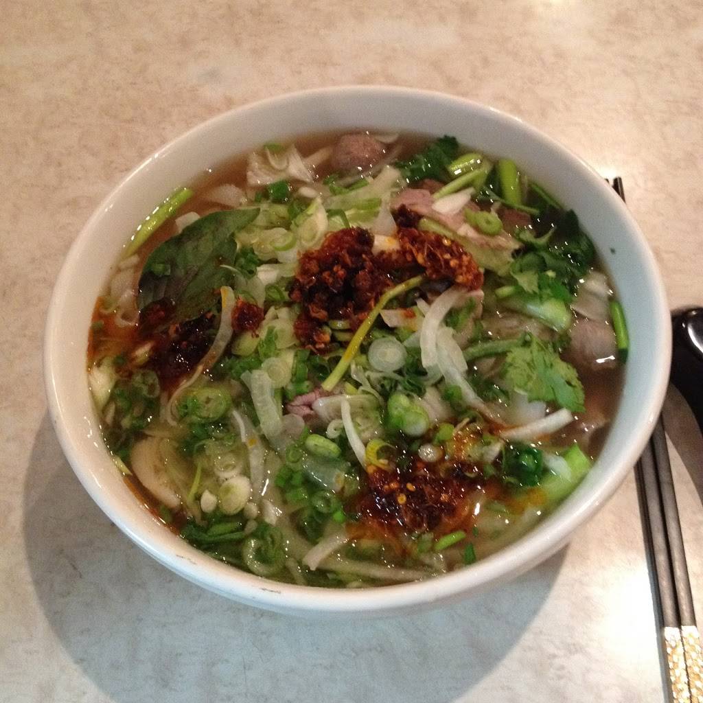 Pho Phuong Hoang | restaurant | 1153 College St, Toronto, ON M6H 1B5, Canada | 4164178560 OR +1 416-417-8560