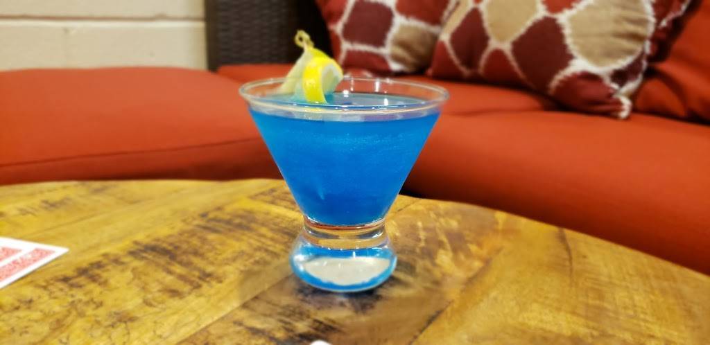 Pour Bar & Lounge | night club | 485 Springfield St, Feeding Hills, MA 01030, USA | 4132099934 OR +1 413-209-9934