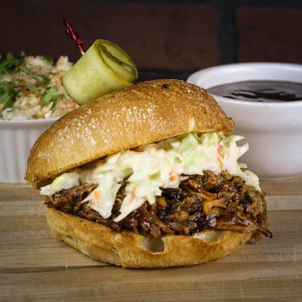 Rombys Tavern & Smokehouse | restaurant | 488 Lake St, St. Catharines, ON L2N 4H4, Canada | 9053971010 OR +1 905-397-1010