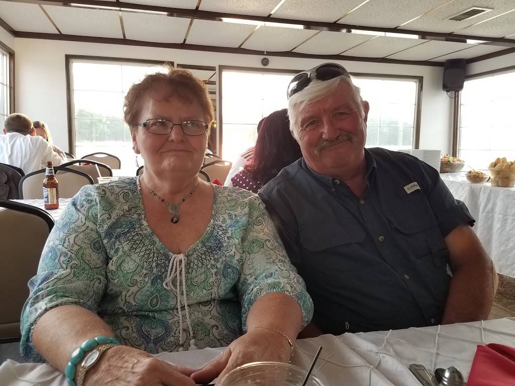 Catawba Queen | restaurant | 1459 River Hwy, Mooresville, NC 28117, USA | 7046632628 OR +1 704-663-2628