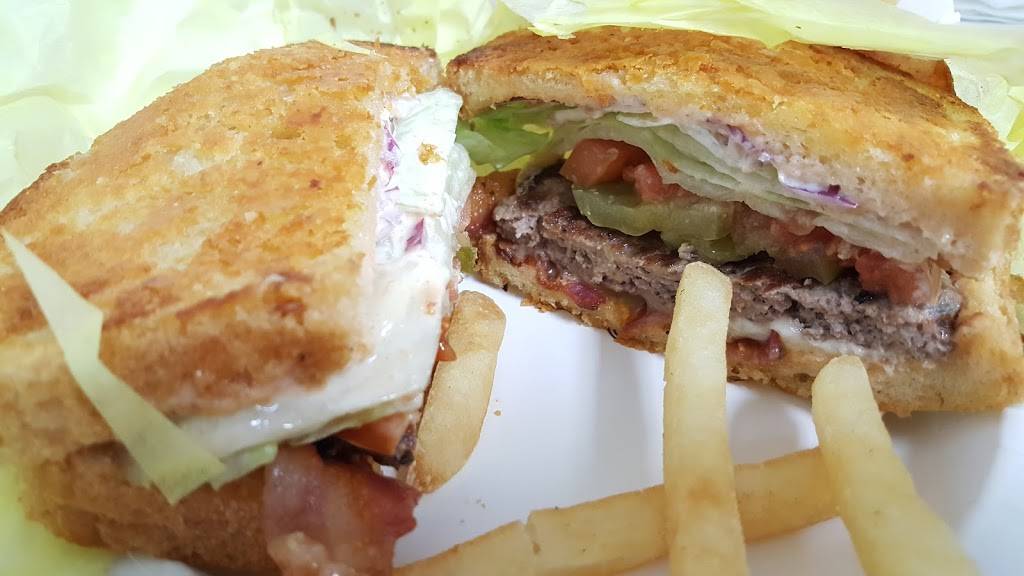 Dukes Cafe | restaurant | 2099 E Orangethorpe Ave, Placentia, CA 92870, USA | 7149837056 OR +1 714-983-7056