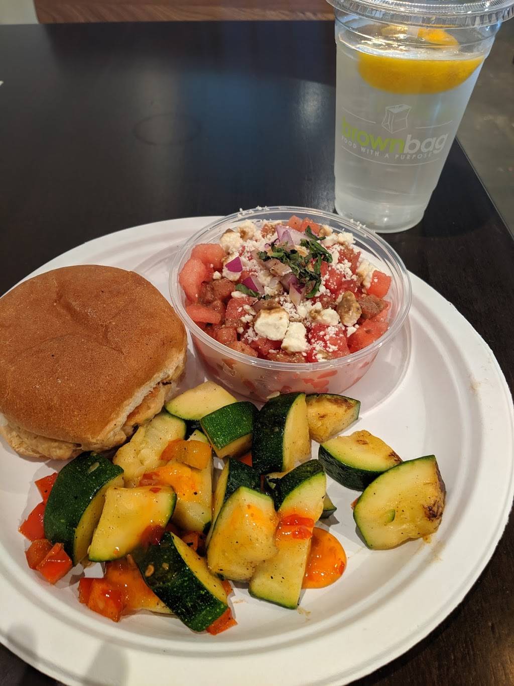 Brown Bag | restaurant | 1924 Gunbarrel Rd #110, Chattanooga, TN 37421, USA | 4234133383 OR +1 423-413-3383