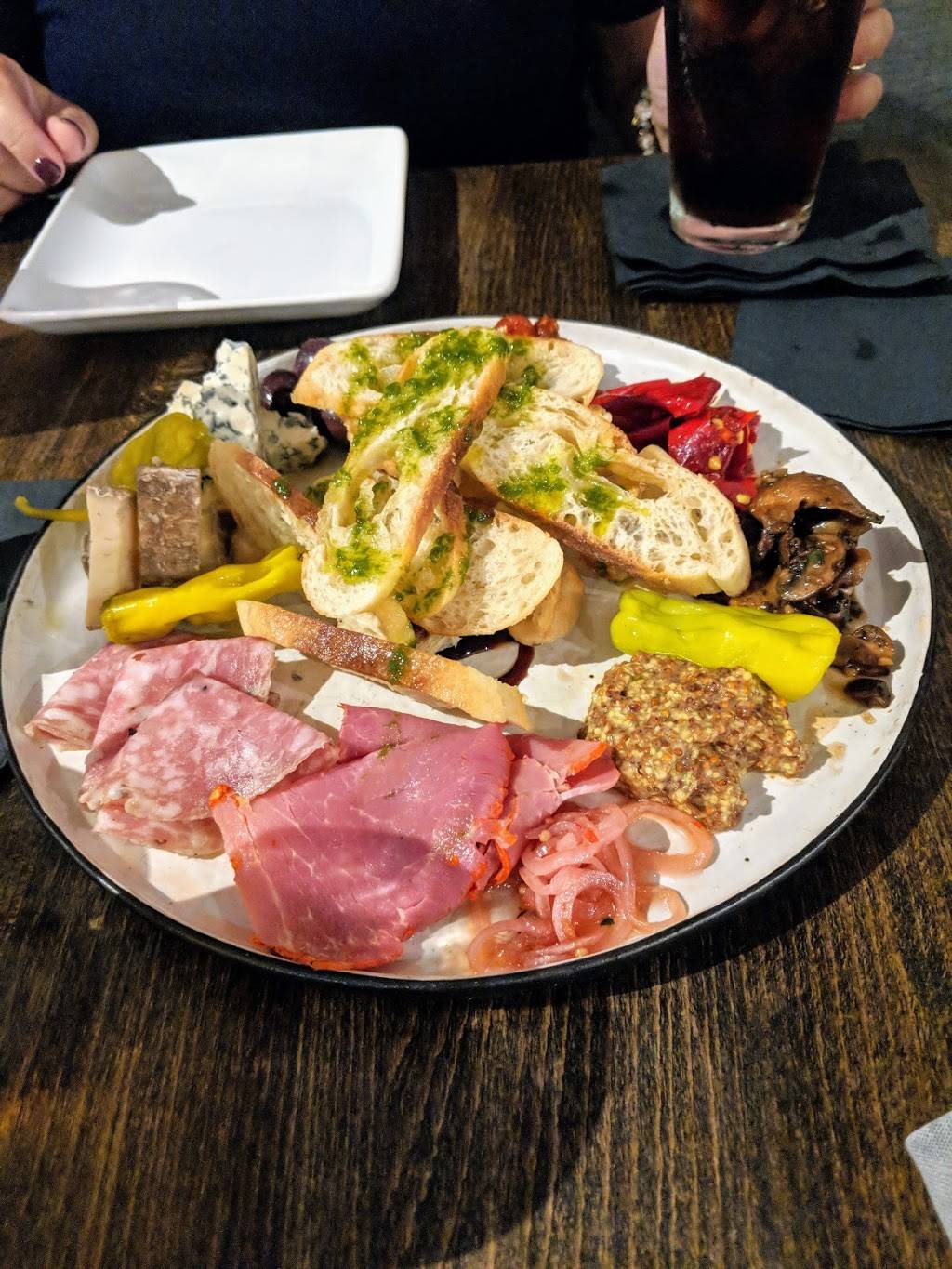 Local On North | restaurant | 170 North St, Canton, GA 30114, USA | 7702138970 OR +1 770-213-8970