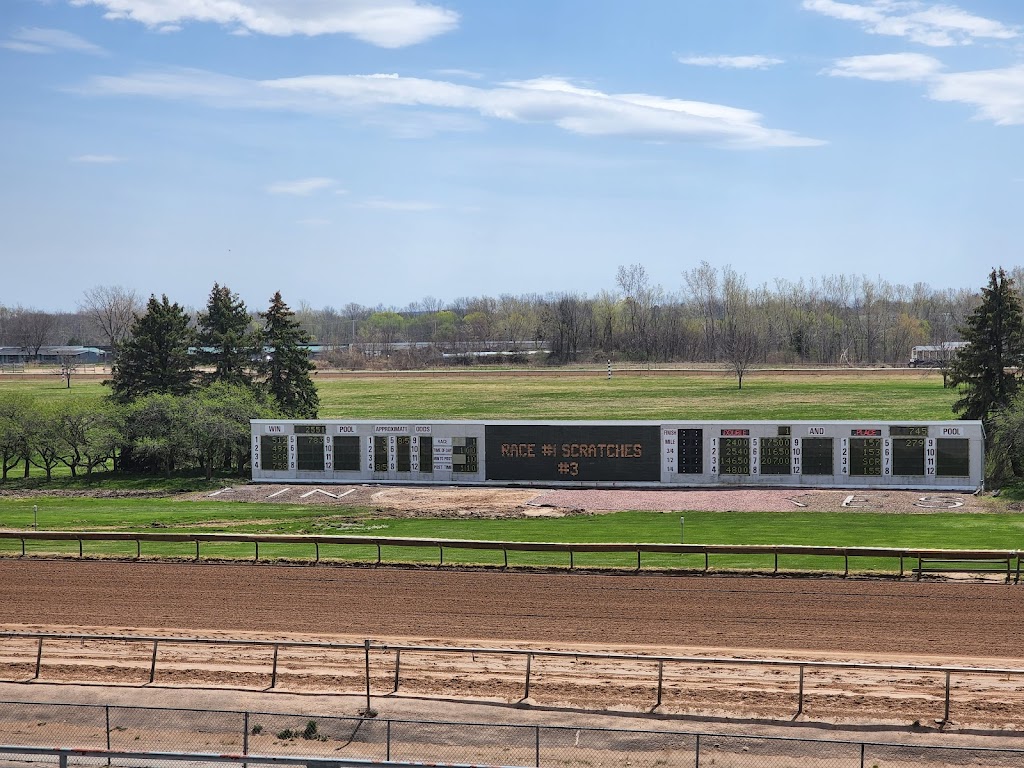 Finger Lakes Gaming & Racetrack | restaurant | 5857 NY-96, Farmington, NY 14425, USA | 5859243232 OR +1 585-924-3232