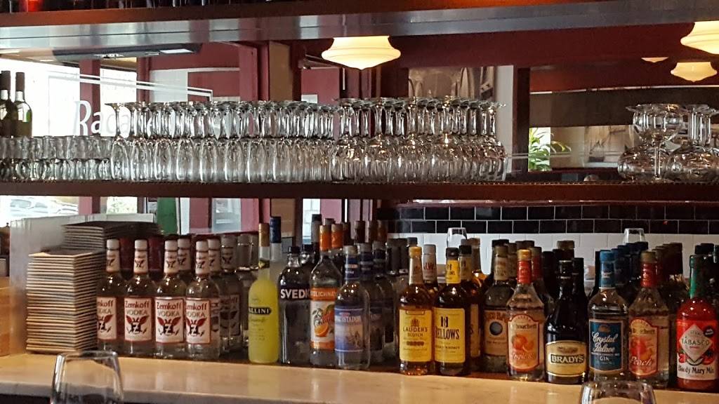 Racanellis Original Pizza & Brew | restaurant | 85 Knollwood Rd, White Plains, NY 10607, USA | 9149465211 OR +1 914-946-5211