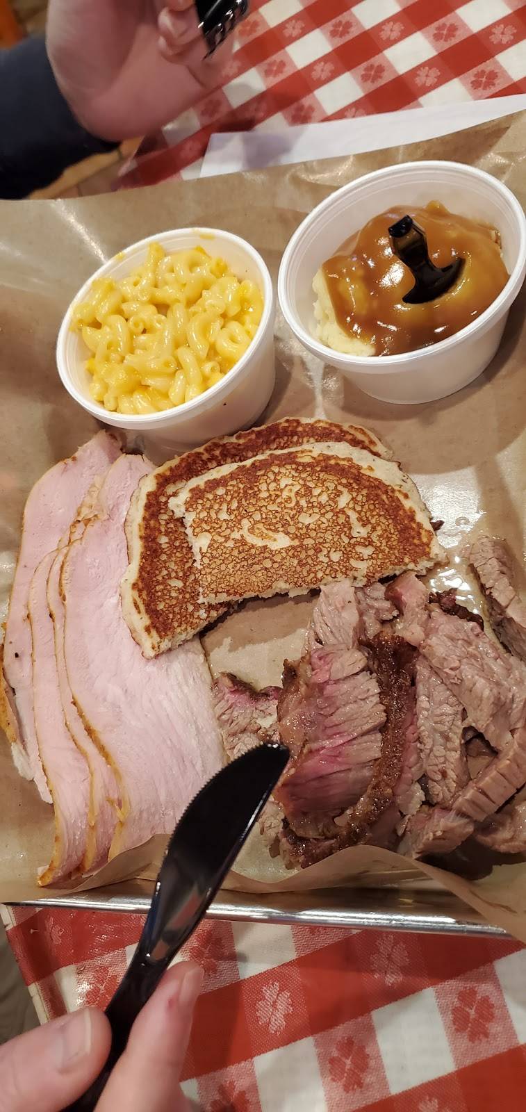 Bar-B-Cutie | restaurant | 501 Donelson Pike, Nashville, TN 37214, USA | 6158720207 OR +1 615-872-0207