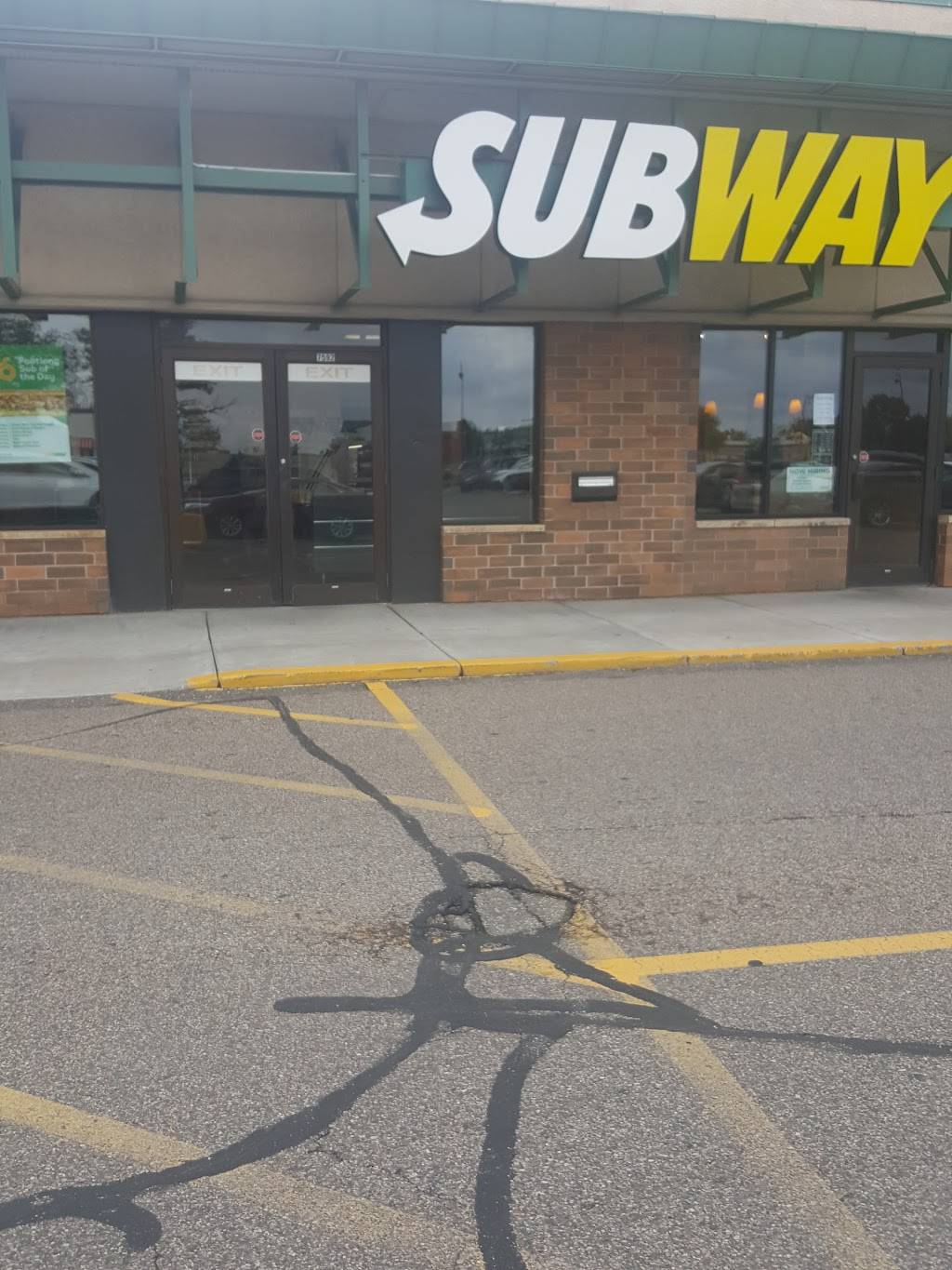 Subway Restaurants | restaurant | 7592 W 150th St, Square Unit 8, Apple Valley, MN 55124, USA | 9525830934 OR +1 952-583-0934