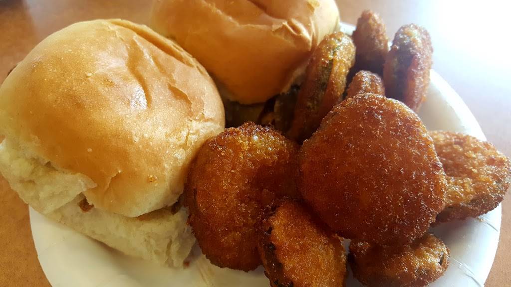 White Castle | restaurant | 3401 Clark Ln, Columbia, MO 65202, USA | 5738867829 OR +1 573-886-7829