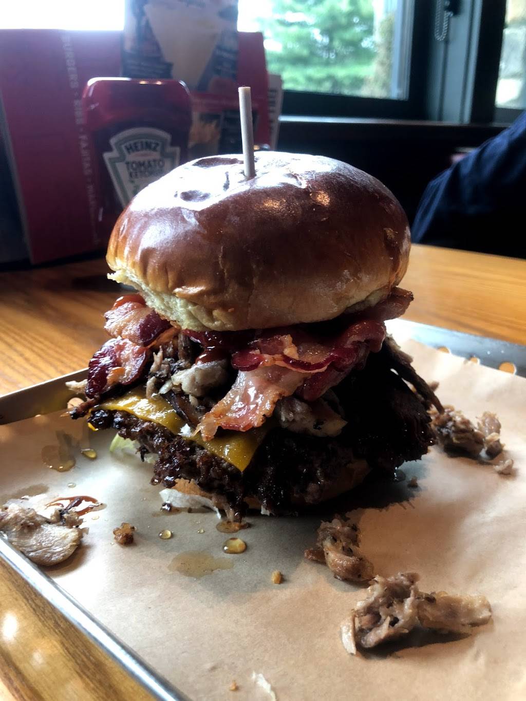 Chilis Grill & Bar | meal takeaway | 131 River Rd, Andover, MA 01810, USA | 9786865075 OR +1 978-686-5075