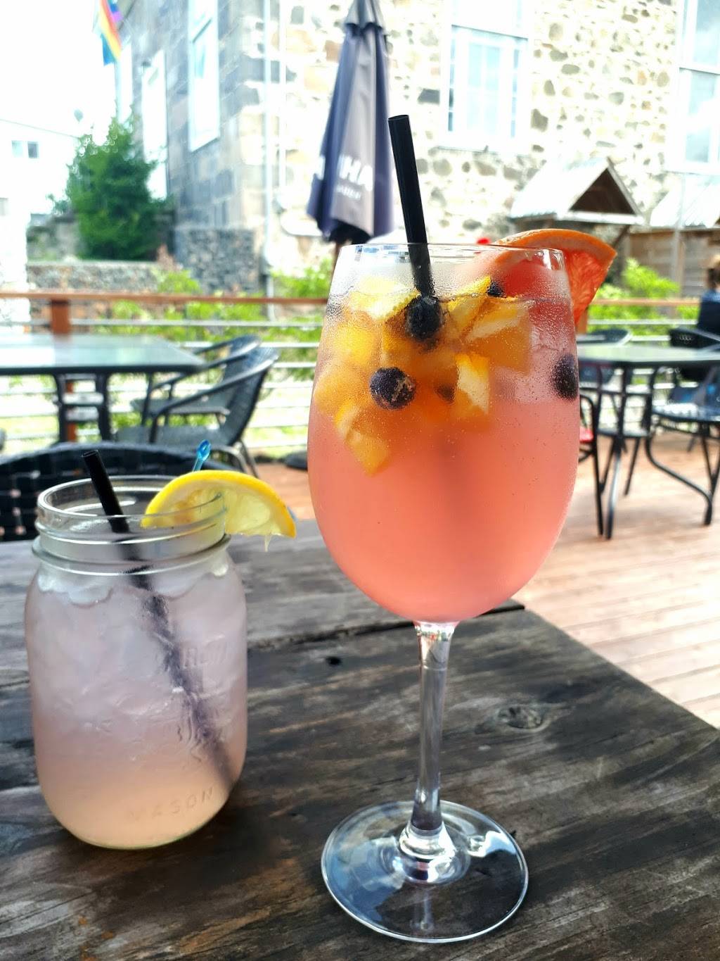 La Bodega | restaurant | 3698 Rue Principale, Dunham, QC J0E 1M0, Canada | 4502840580 OR +1 450-284-0580