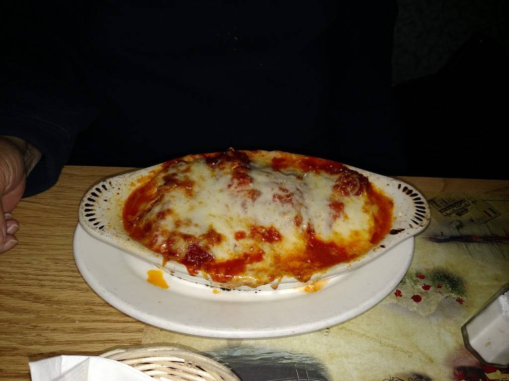 Albertos | restaurant | 814 Derby Ave, Seymour, CT 06483, USA | 2037329082 OR +1 203-732-9082