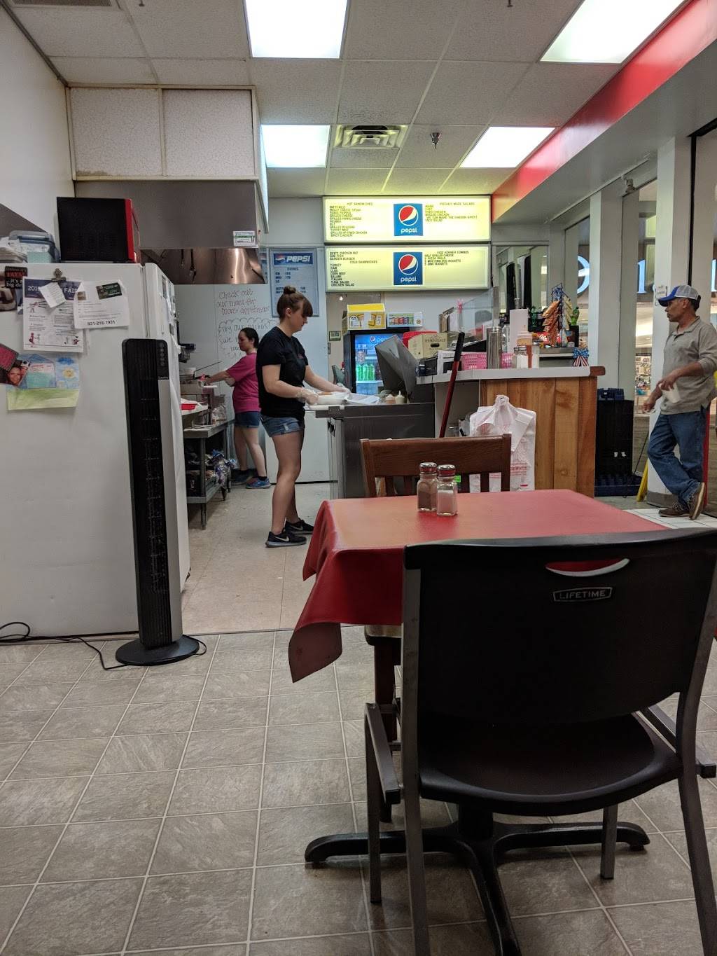 The Deli | restaurant | 2801 Wilma Rudolph Blvd, Clarksville, TN 37040, USA | 9315720720 OR +1 931-572-0720