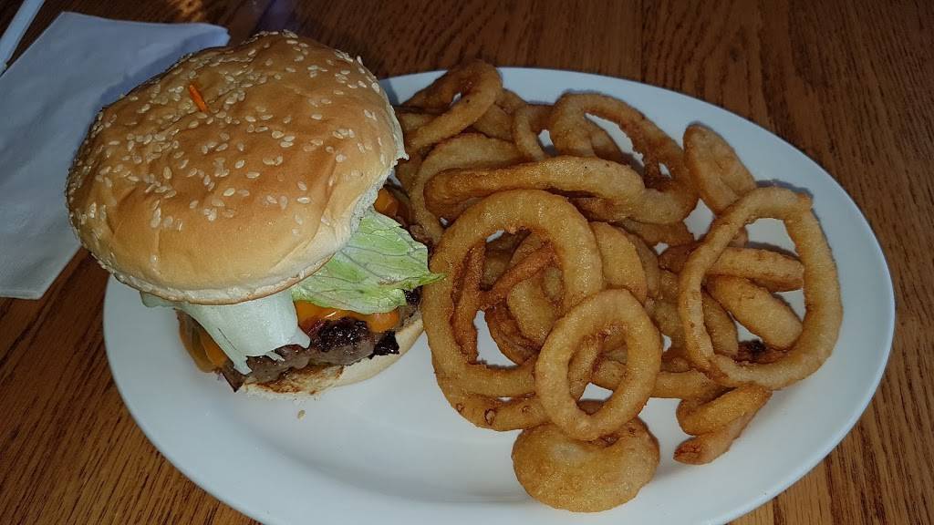 Nicholls Oval Restaurant | restaurant | 116 Parkhill Rd E, Peterborough, ON K9H 1R1, Canada | 7057490001 OR +1 705-749-0001