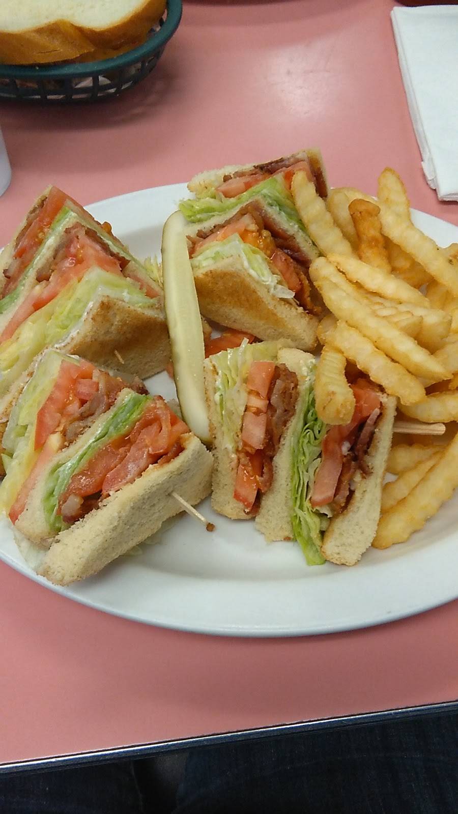 Uncle Bills Diner | restaurant | 845 Roselle Rd, Roselle, IL 60172, USA | 6305828777 OR +1 630-582-8777