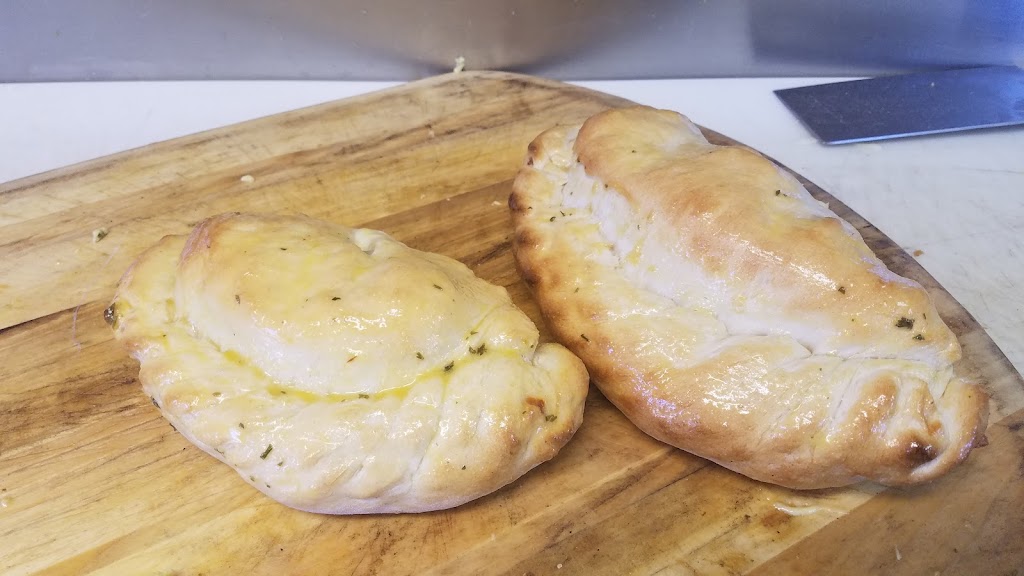 Sandis Hideaway | restaurant | 1896 Silver Lake Blvd, White Mountain Lakes Estates, AZ 85912, USA | 9285327499 OR +1 928-532-7499