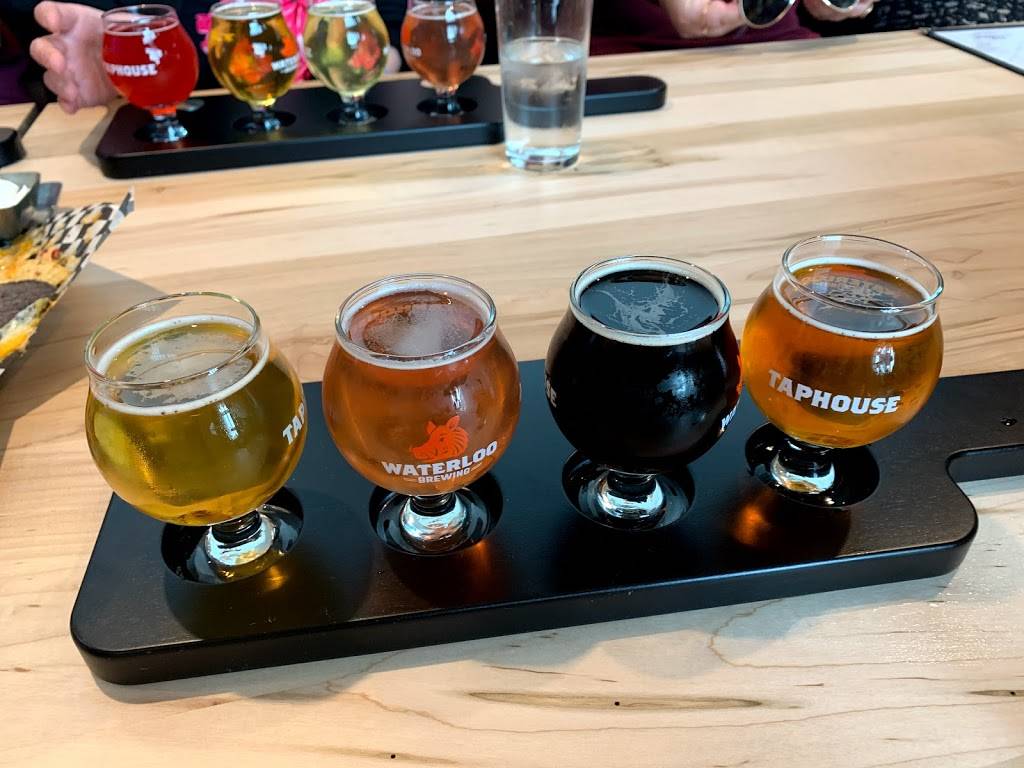 Waterloo Brewing Beer Store | restaurant | 400 Bingemans Centre Dr, Kitchener, ON N2B 3X9, Canada | 5197422732 OR +1 519-742-2732