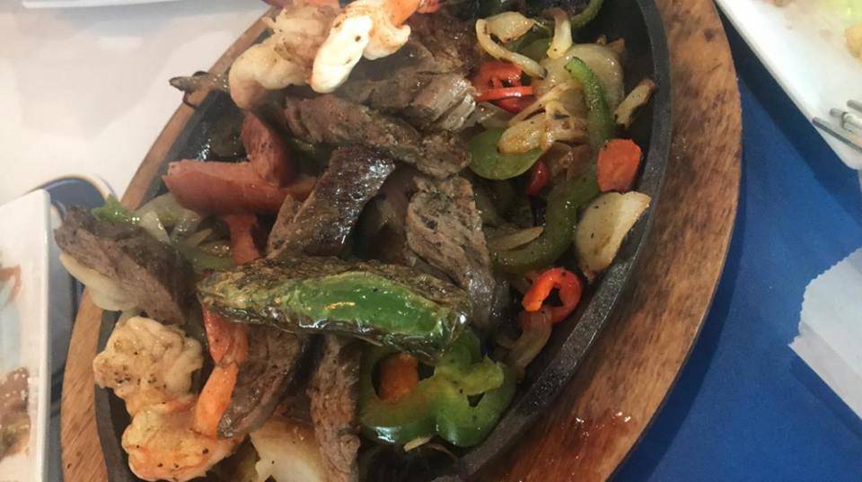 Ostioneria La Reyna | restaurant | 6031 Hwy 6 N Suite 17, Houston, TX 77084, USA | 2818619227 OR +1 281-861-9227